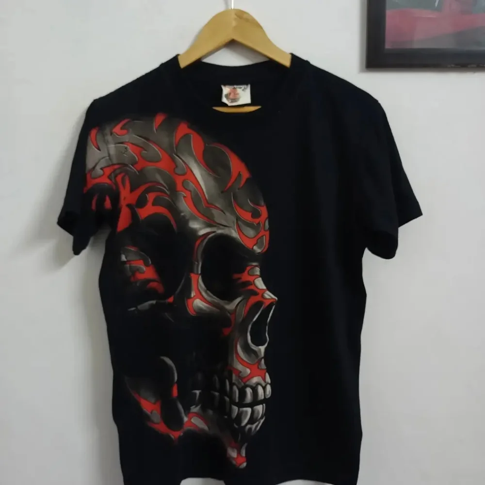 VINTAGE SKULL GRAPHIC T-SHIRT FOR MEN'S AND WOMEN'S. - Picture 2 of 5